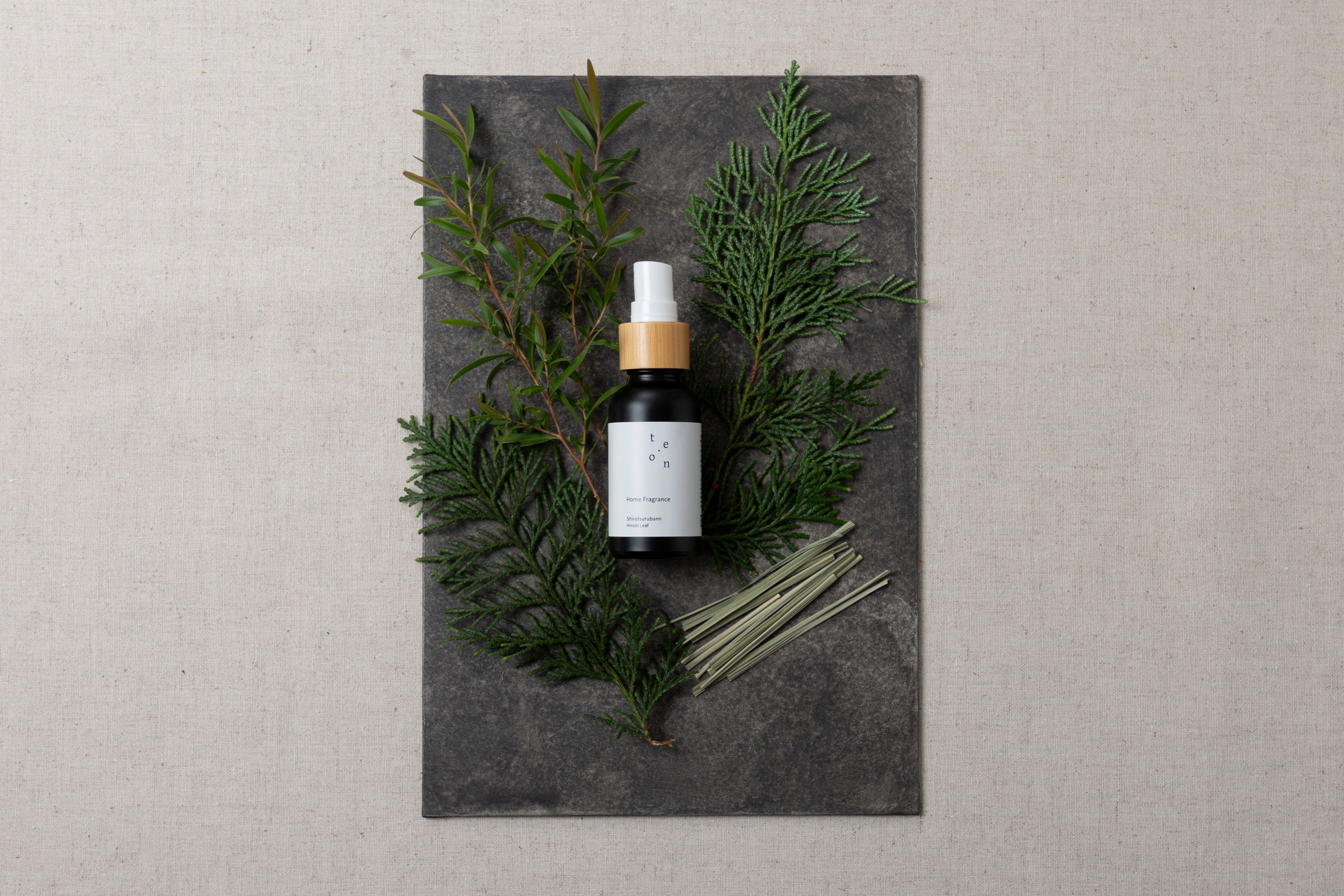 vitolabo  herbacie ルームスプレー　omamori  15ml Home Fragrance ルームスプレー - Shirotsurubami - 30mL – te.on